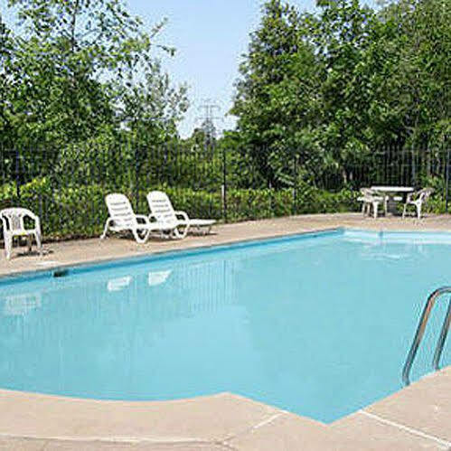 Town And Country Inn Suites Spindale Exterior photo